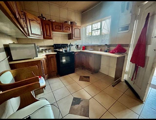 3 BEDROOM HOUSE FOR SALE IN VANDERBIJLPARK CW 1